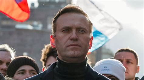  Navalny Zehirlenme Davası: Rusya'da Bir Devrim Ateşi mi Yakacak?